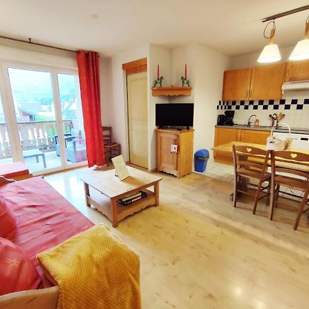 Le 102, T3 Pour 5 Personnes, Vue Montagne, Classe 2 Etoiles Nf, Parking, Piscine En Ete Bagnères-de-Luchon Kültér fotó