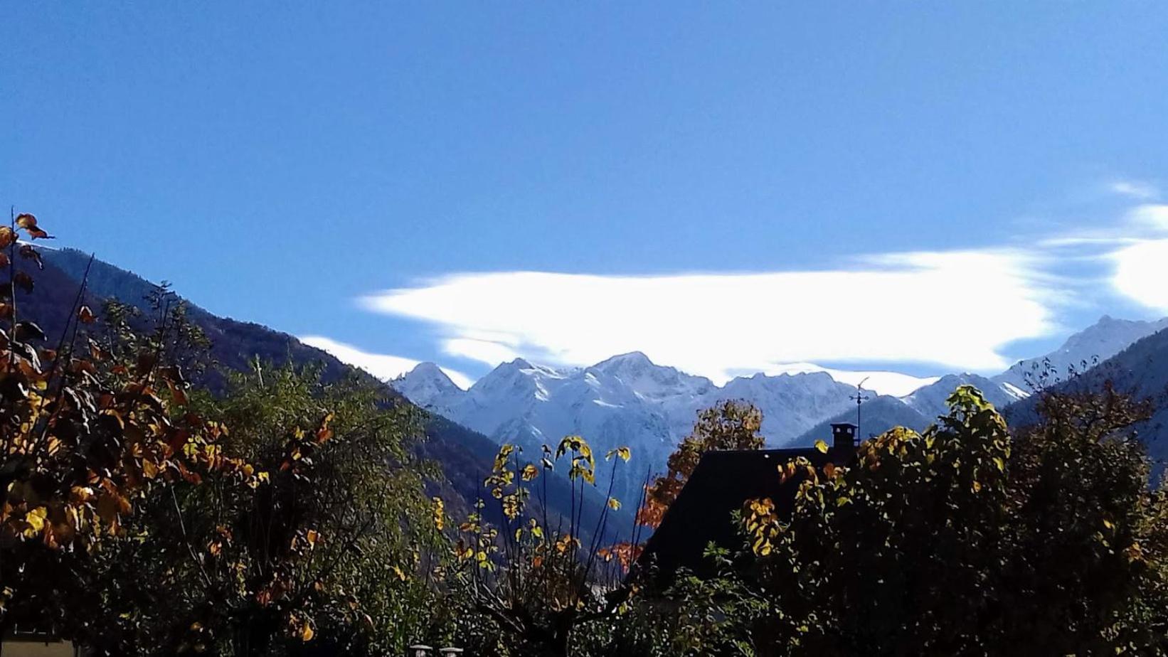 Le 102, T3 Pour 5 Personnes, Vue Montagne, Classe 2 Etoiles Nf, Parking, Piscine En Ete Bagnères-de-Luchon Kültér fotó