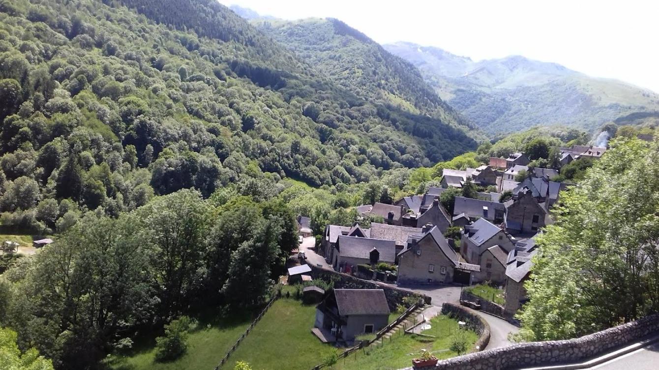 Le 102, T3 Pour 5 Personnes, Vue Montagne, Classe 2 Etoiles Nf, Parking, Piscine En Ete Bagnères-de-Luchon Kültér fotó