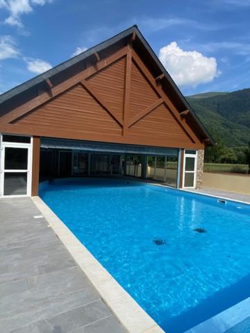Le 102, T3 Pour 5 Personnes, Vue Montagne, Classe 2 Etoiles Nf, Parking, Piscine En Ete Bagnères-de-Luchon Kültér fotó